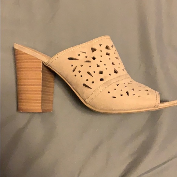 Sandals - Picture 2 of 2